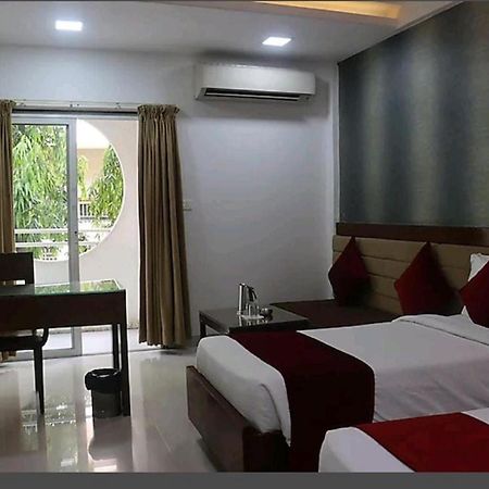 Hotel Raviraj, Chhatrapati Sambhaji Nagar Aurangabad  Bagian luar foto