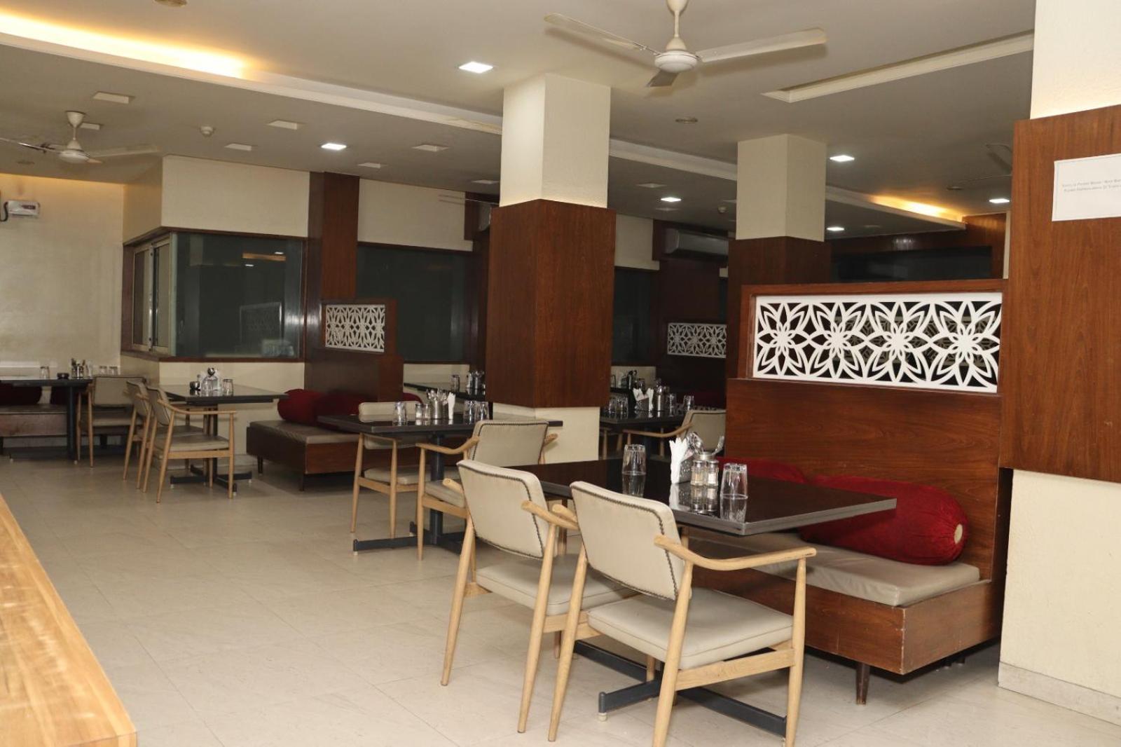 Hotel Raviraj, Chhatrapati Sambhaji Nagar Aurangabad  Bagian luar foto