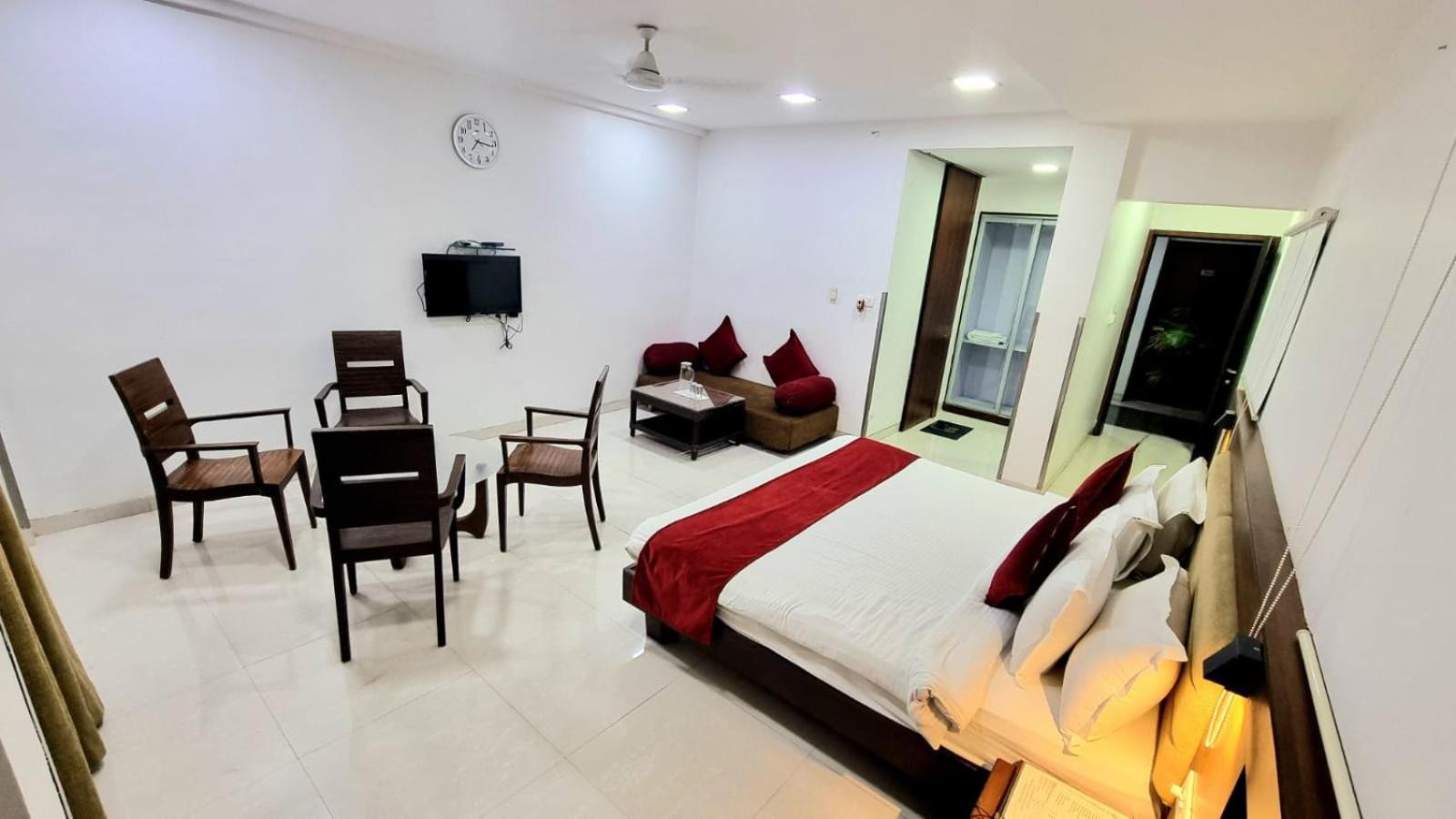 Hotel Raviraj, Chhatrapati Sambhaji Nagar Aurangabad  Bagian luar foto