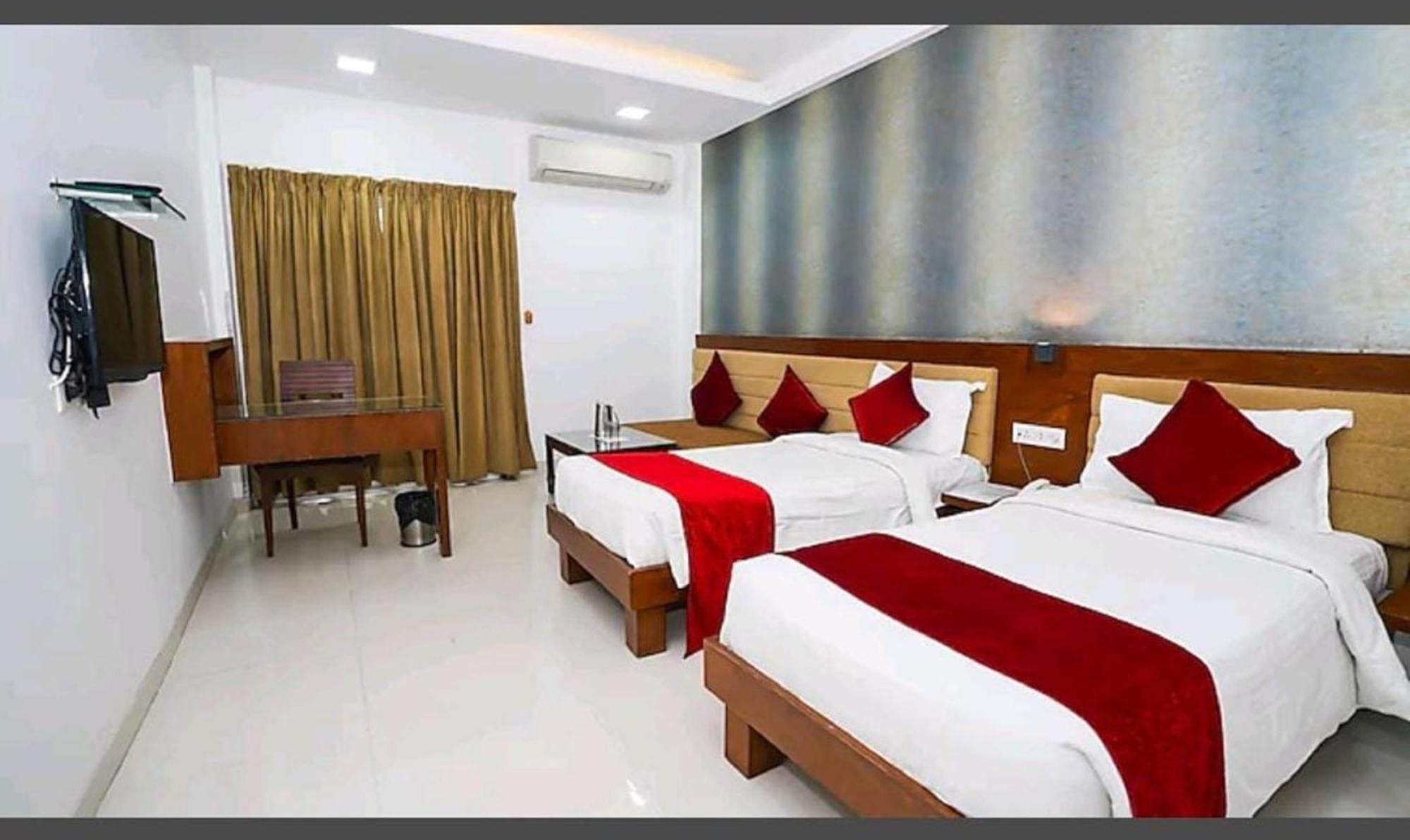 Hotel Raviraj, Chhatrapati Sambhaji Nagar Aurangabad  Bagian luar foto